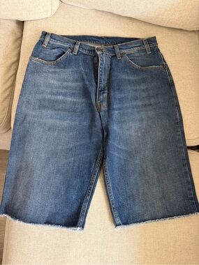Men's Dark Blue Denim Jean Shorts with Frayed Hem